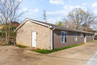 209 Lexington Dr Apt 2, Clarksville, TN 37042