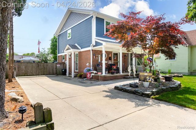 653 Chestnut Street, Wyandotte, MI 48192