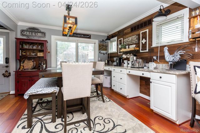 653 Chestnut Street, Wyandotte, MI 48192