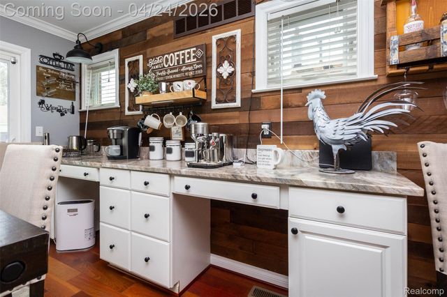 653 Chestnut Street, Wyandotte, MI 48192