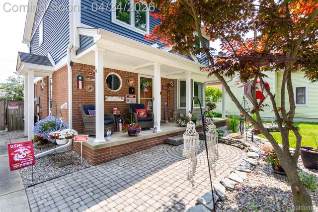 653 Chestnut Street, Wyandotte, MI 48192