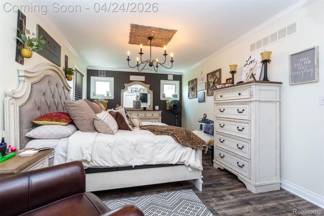653 Chestnut Street, Wyandotte, MI 48192