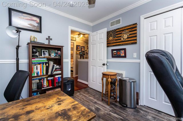 653 Chestnut Street, Wyandotte, MI 48192