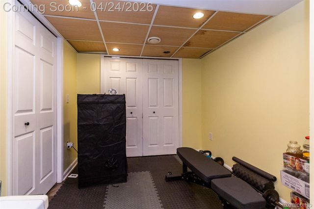 653 Chestnut Street, Wyandotte, MI 48192