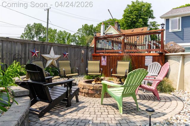 653 Chestnut Street, Wyandotte, MI 48192