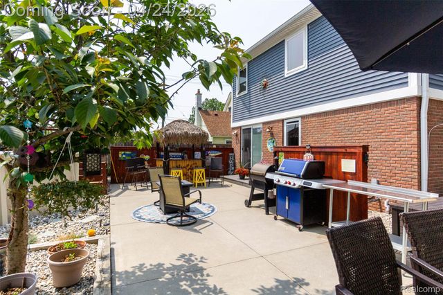 653 Chestnut Street, Wyandotte, MI 48192