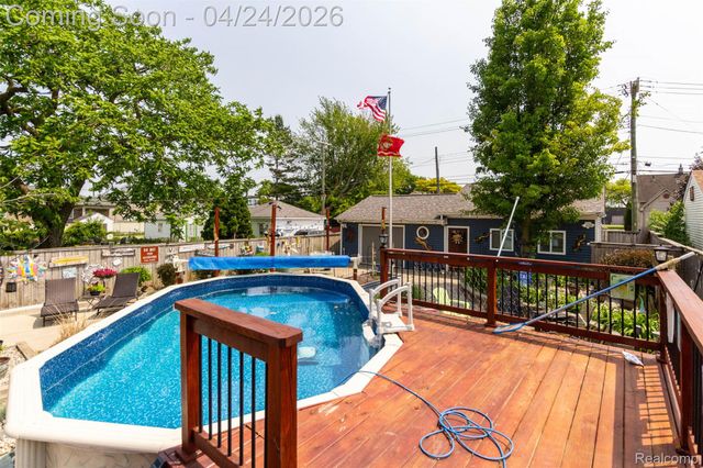 653 Chestnut Street, Wyandotte, MI 48192