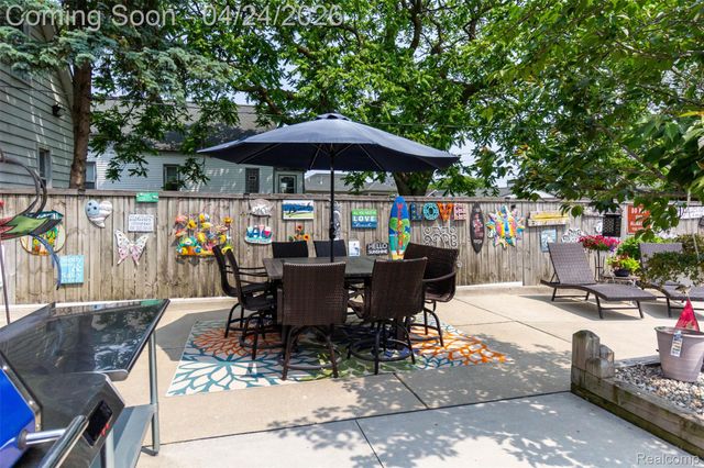 653 Chestnut Street, Wyandotte, MI 48192