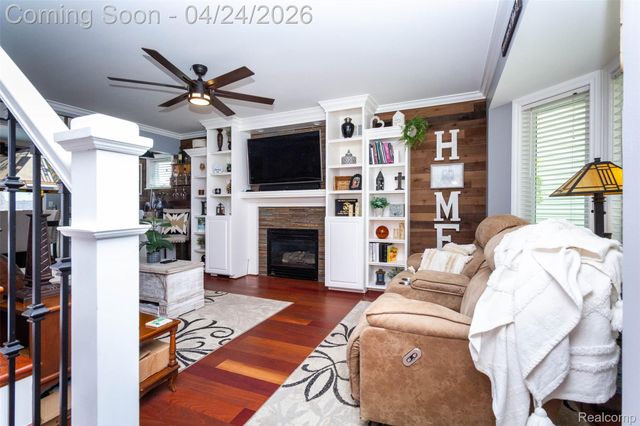 653 Chestnut Street, Wyandotte, MI 48192