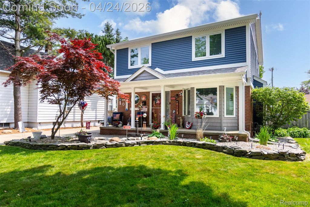 653 Chestnut Street, Wyandotte, MI 48192