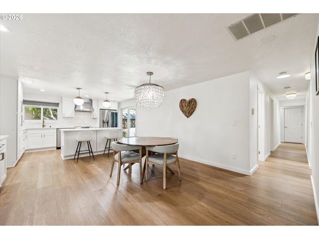 6642 N DELAWARE Ave, Portland, OR 97217