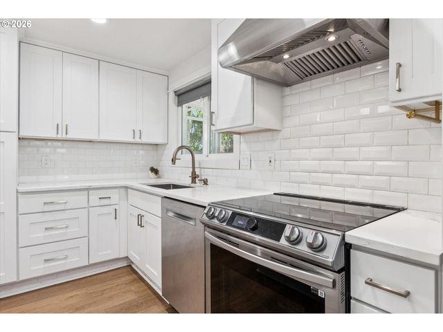 6642 N DELAWARE Ave, Portland, OR 97217
