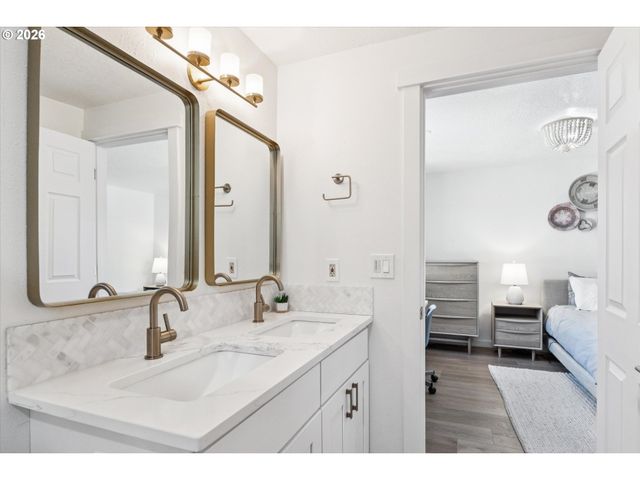 6642 N DELAWARE Ave, Portland, OR 97217