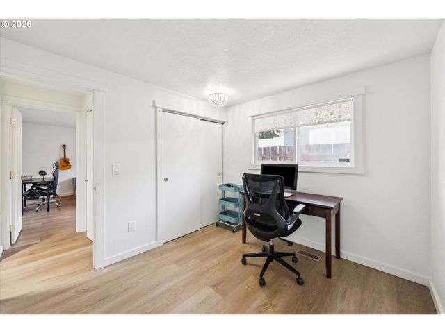 6642 N DELAWARE Ave, Portland, OR 97217