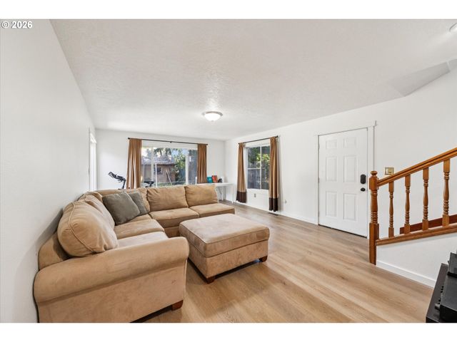 6642 N DELAWARE Ave, Portland, OR 97217
