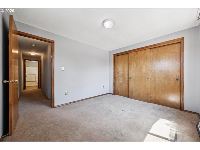 6642 N DELAWARE Ave, Portland, OR 97217