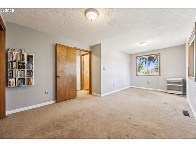 6642 N DELAWARE Ave, Portland, OR 97217