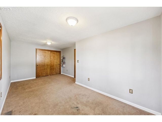 6642 N DELAWARE Ave, Portland, OR 97217