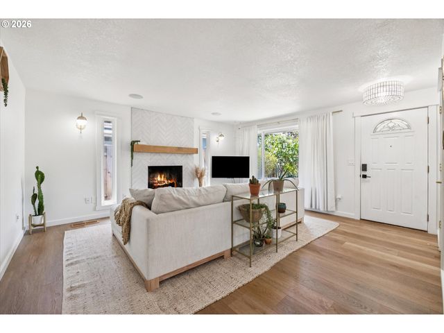 6642 N DELAWARE Ave, Portland, OR 97217