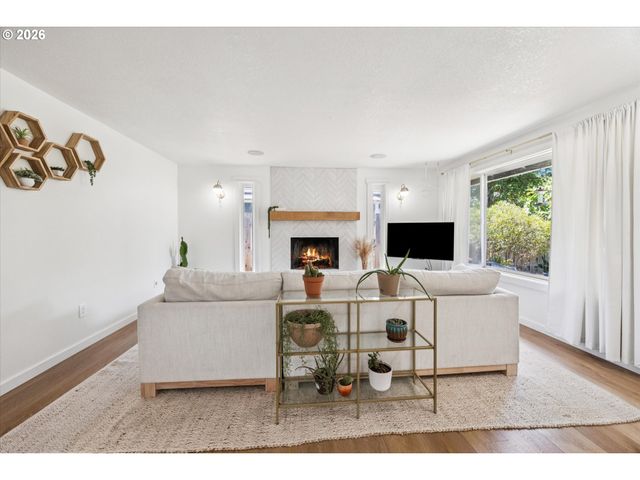 6642 N DELAWARE Ave, Portland, OR 97217