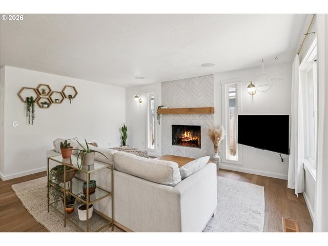 6642 N DELAWARE Ave, Portland, OR 97217