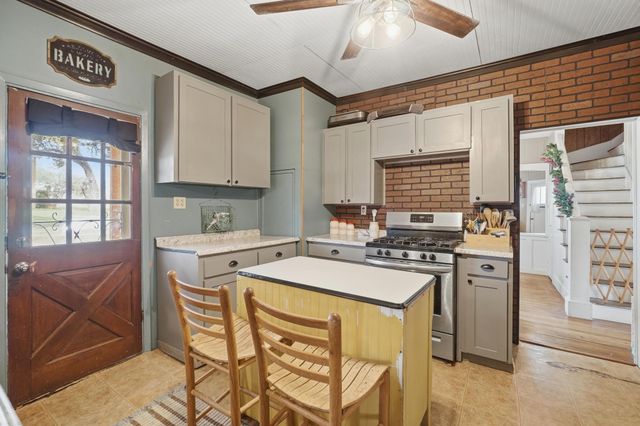 421 S McAmis Street, Breckenridge, TX 76424