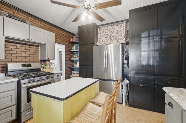 421 S McAmis Street, Breckenridge, TX 76424