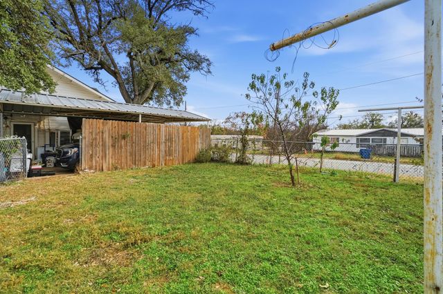 421 S McAmis Street, Breckenridge, TX 76424