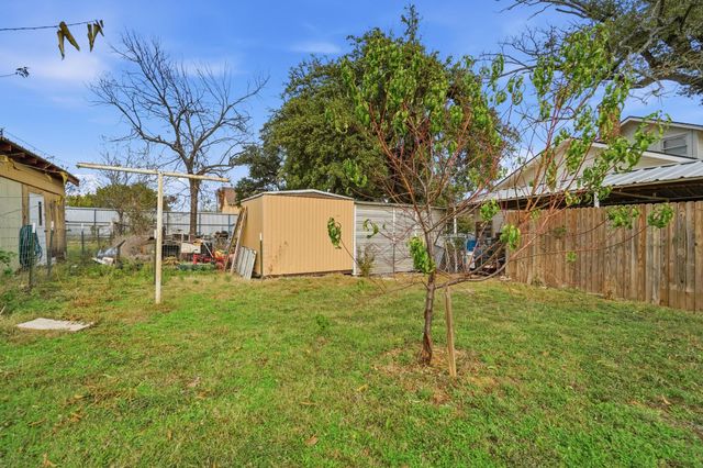 421 S McAmis Street, Breckenridge, TX 76424