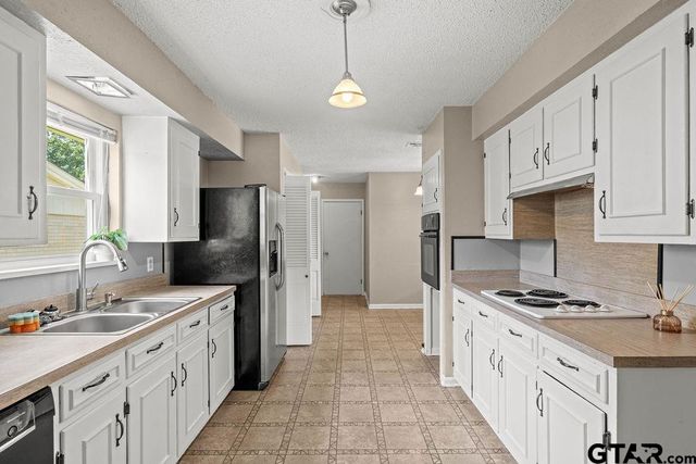 2802 Anita Ln, Tyler, TX 75703