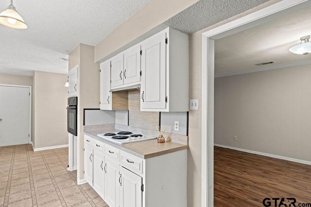 2802 Anita Ln, Tyler, TX 75703