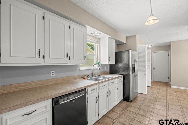 2802 Anita Ln, Tyler, TX 75703