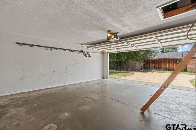 2802 Anita Ln, Tyler, TX 75703