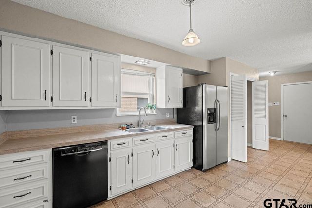 2802 Anita Ln, Tyler, TX 75703