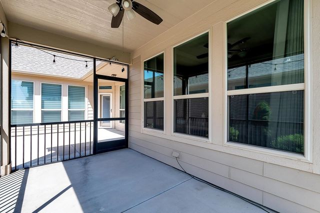 4768 N Prestwick Ave, Bel Aire, KS 67226