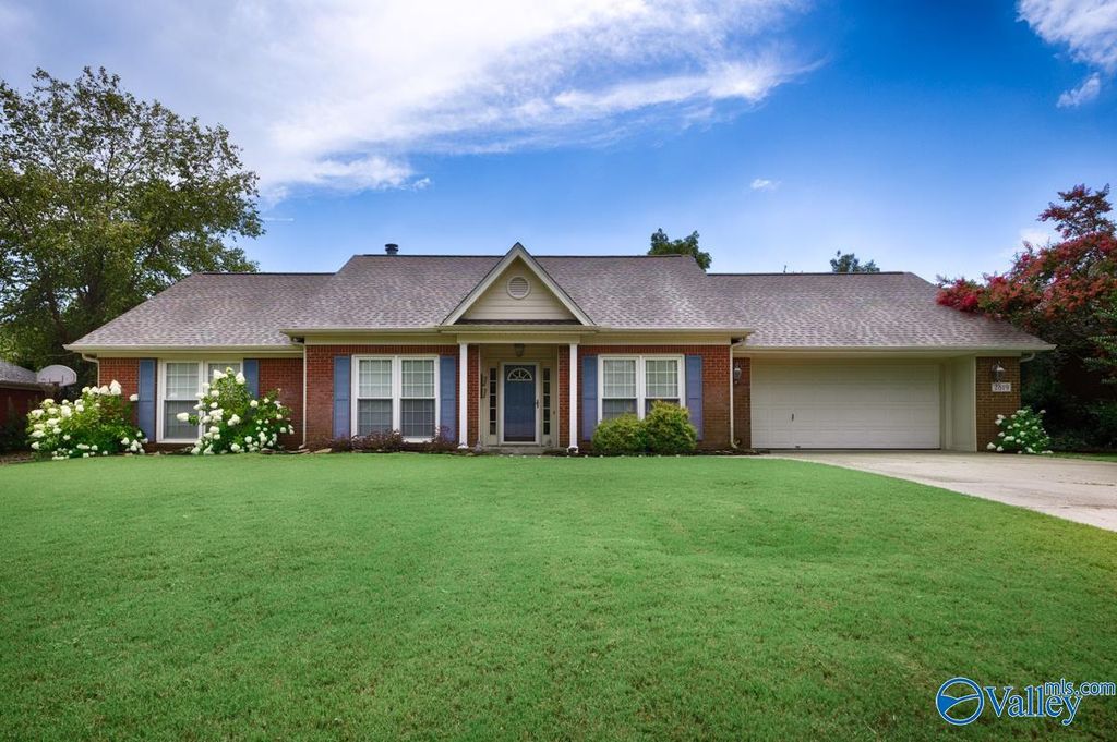 2819 Willowick Trail, Owens Cross Roads, AL 35763