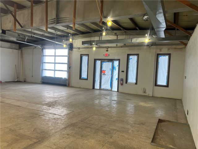 9120 Perry Hwy, Mccandless, PA 15237