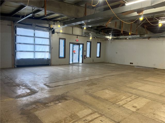 9120 Perry Hwy, Mccandless, PA 15237