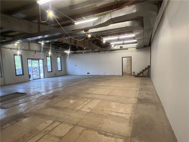 9120 Perry Hwy, Mccandless, PA 15237