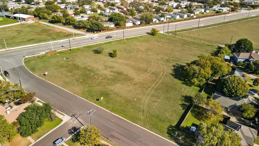 5200 E McKinney Street, Denton, TX 76208