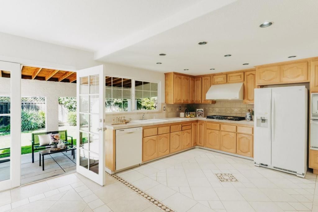 Image 41 of property listing at 5506 Century Park Way, San Jose, CA 95111