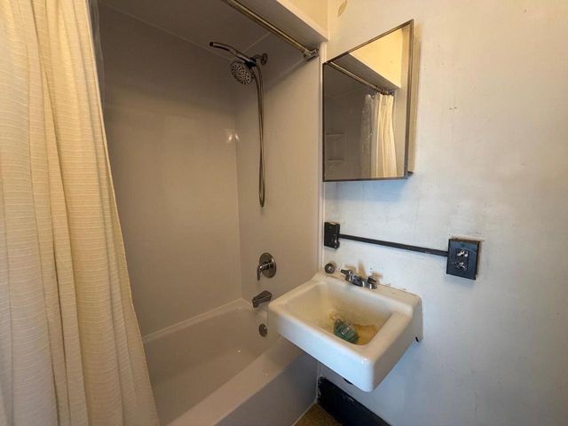 1427 N 24th PLACE, Milwaukee, WI 53205