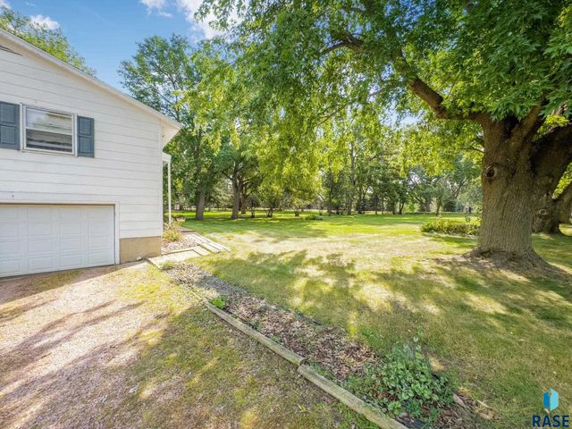 2894 E Old Orchard Trl, Sioux Falls, SD 57103