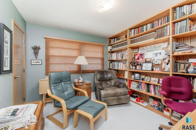 2894 E Old Orchard Trl, Sioux Falls, SD 57103