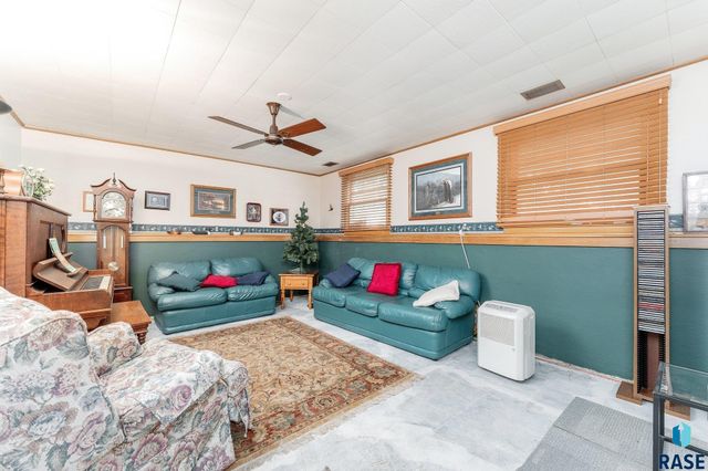 2894 E Old Orchard Trl, Sioux Falls, SD 57103