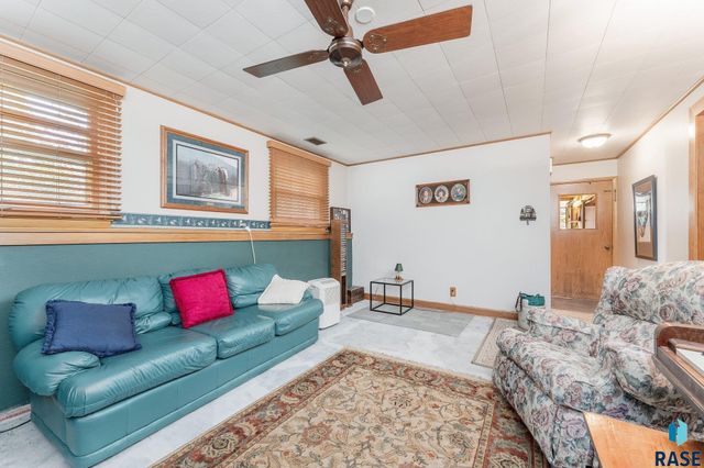2894 E Old Orchard Trl, Sioux Falls, SD 57103