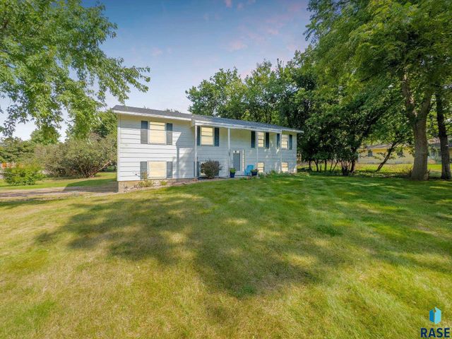 2894 E Old Orchard Trl, Sioux Falls, SD 57103