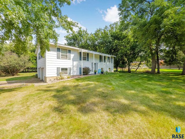 2894 E Old Orchard Trl, Sioux Falls, SD 57103