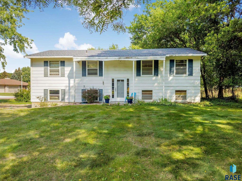 2894 E Old Orchard Trl, Sioux Falls, SD 57103