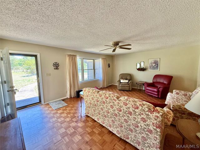 470 County Road 279 ., Valley Grande, AL 36701